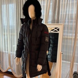 Authentic Burberry down &🦊 fur that snaps of design scientifically no sweat coat